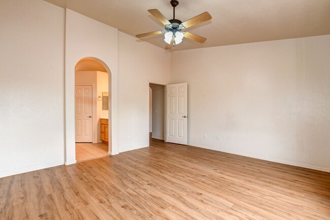 Building Photo - 3 bed, 2 bath home for rent in Brightstar!