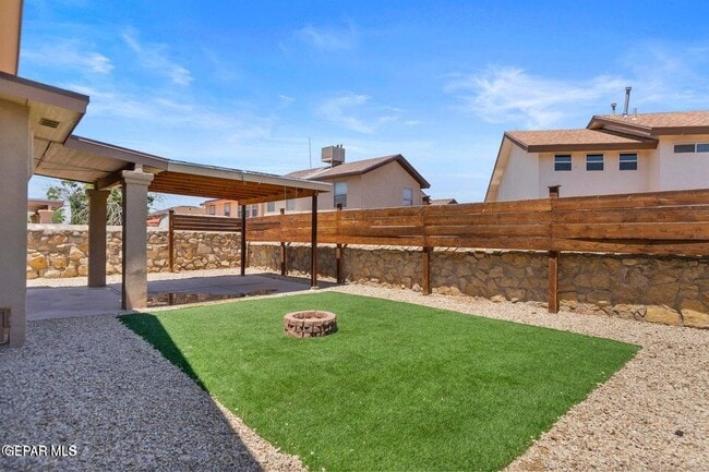 Building Photo - 12391 Paseo Nuevo Dr