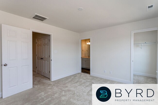 Building Photo - 15212 Dunton Ave