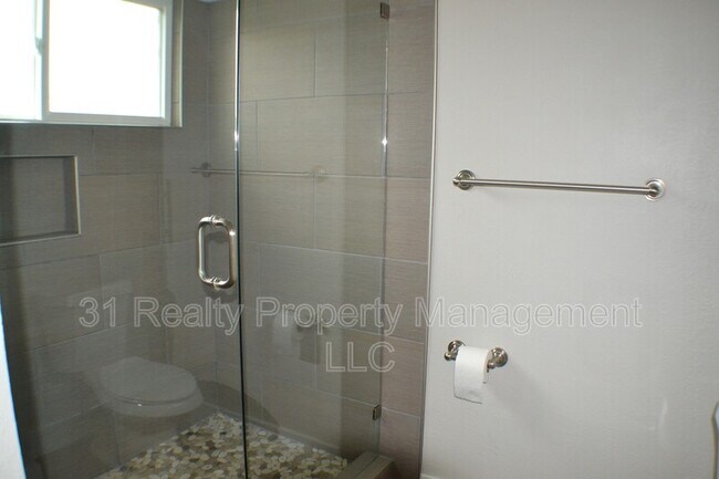 Building Photo - 2311 Eastgate Dr