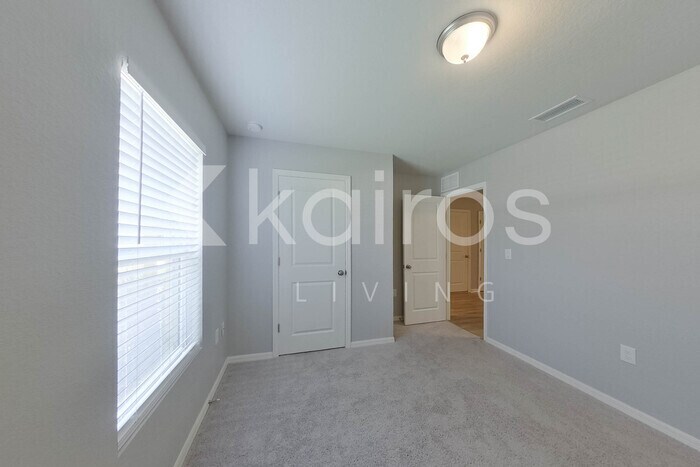 Building Photo - 1233 Huntington St