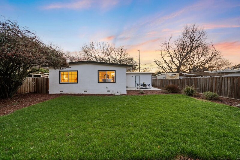 Building Photo - 1544 Cross Way