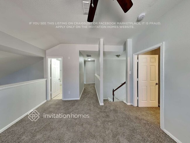 Building Photo - 1525 Swan Lake Dr