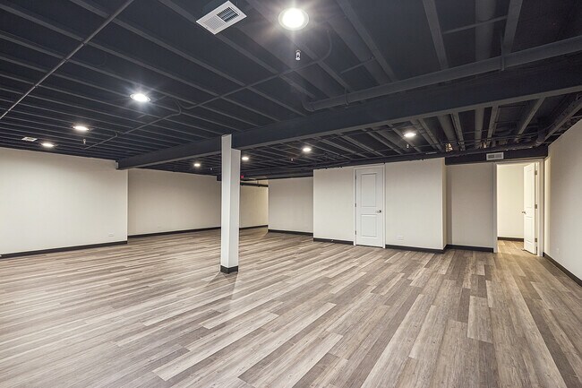 Building Photo - 88 Olympus Dr