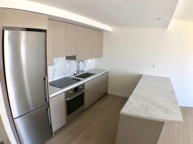 Building Photo - Very Unique Spacious Two Bedroom - Two bat...