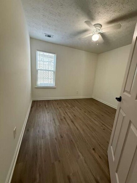 Building Photo - 907 Keldron Ct