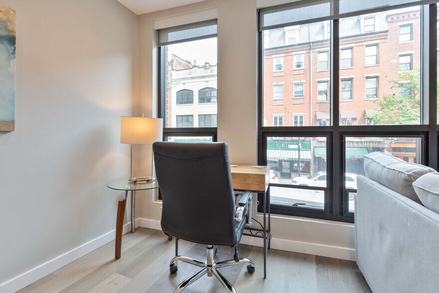 Building Photo - 244 Hanover St