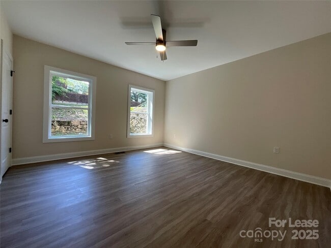 Building Photo - 307 N Catawba St