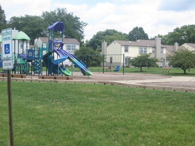 Building Photo - 1051 Rockport Dr
