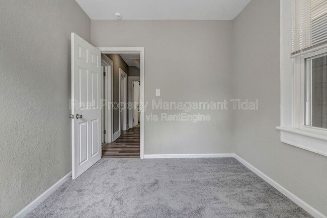 Building Photo - 4511 Newport Ave