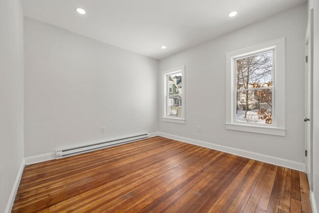 Building Photo - 53 Woodford St