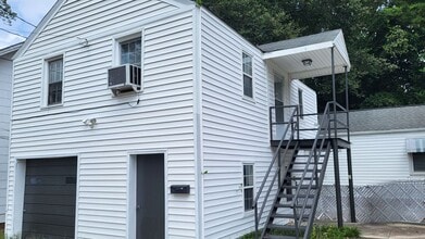 Building Photo - 1-Bedroom, 1-bathroom Apartment