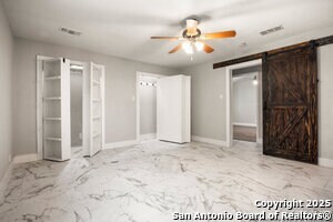 Building Photo - 229 Doeskin Dr