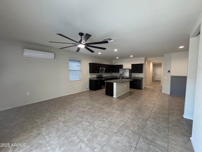 Building Photo - 9661 E Alfalfa Dr