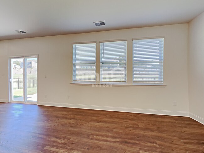 Building Photo - 161 Twin River Dr