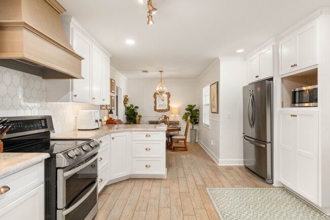 Building Photo - 405 Navarre St