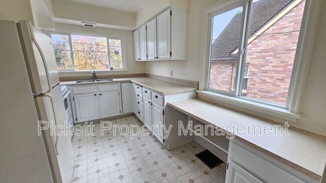 Building Photo - 139 S Lafayette Ave