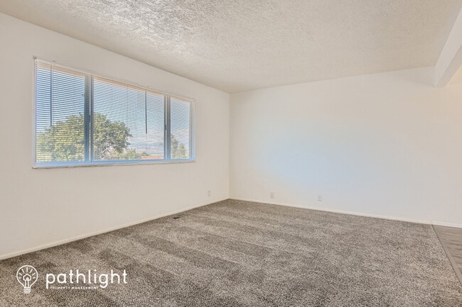 Building Photo - 5291 W Mountain Men Drive, Kearns, UT, 84118