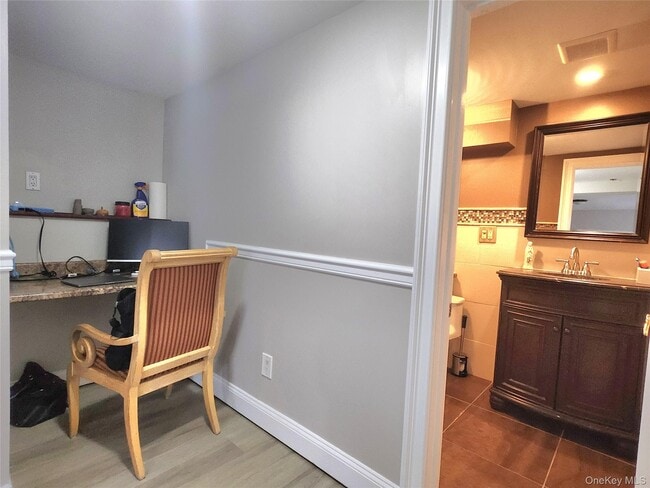 Building Photo - 244 Martin Dr