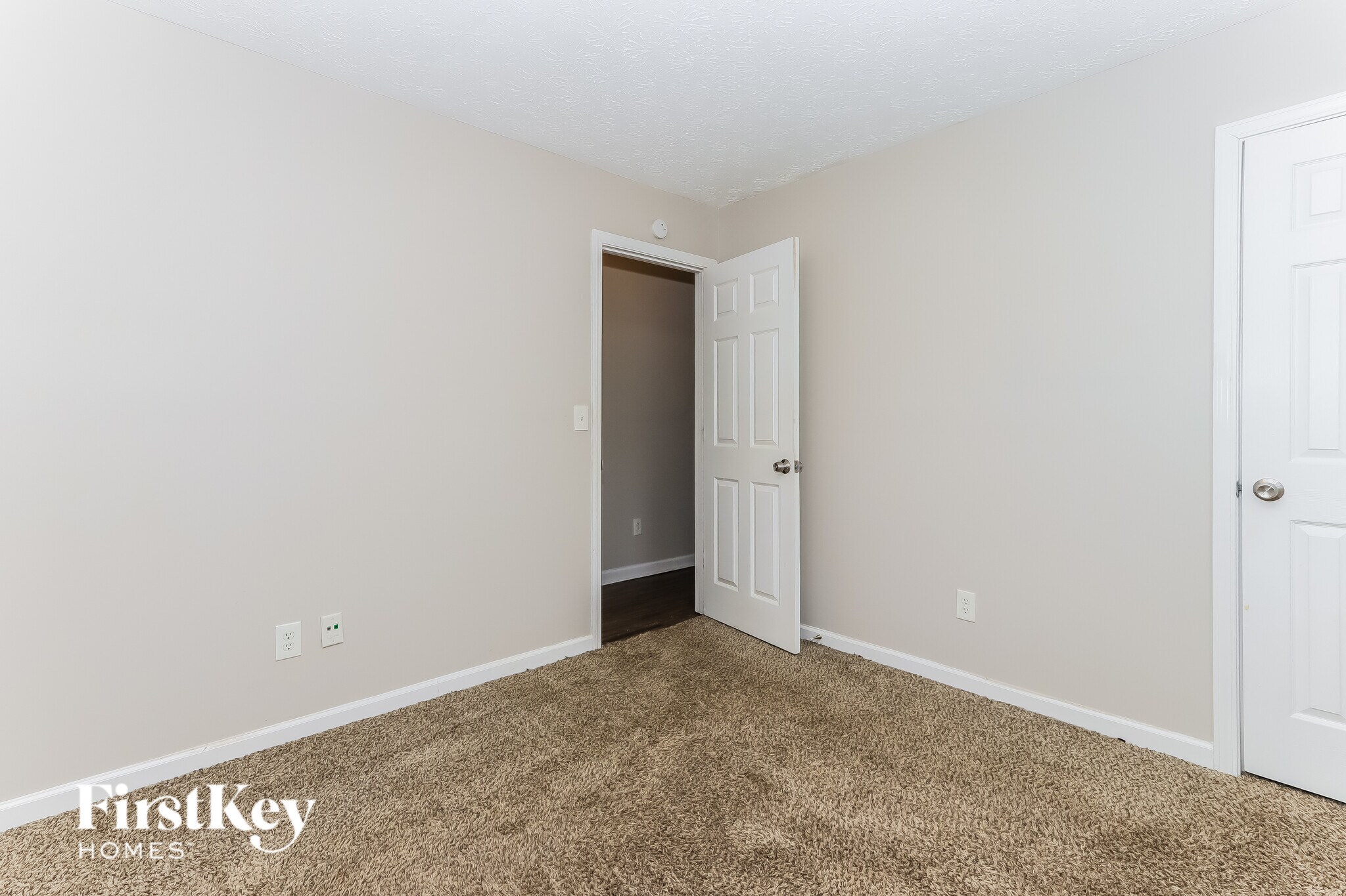 Building Photo - 128 Greenleaf Dr