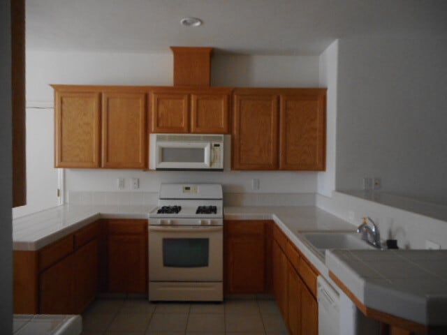 Building Photo - 2570 S Duke Ave