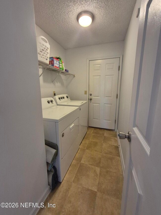 Building Photo - 8513 Rockridge Dr