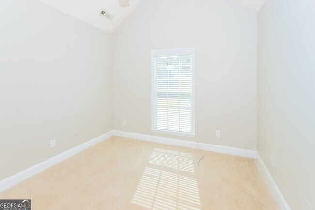 Building Photo - 220 Creekside Cir