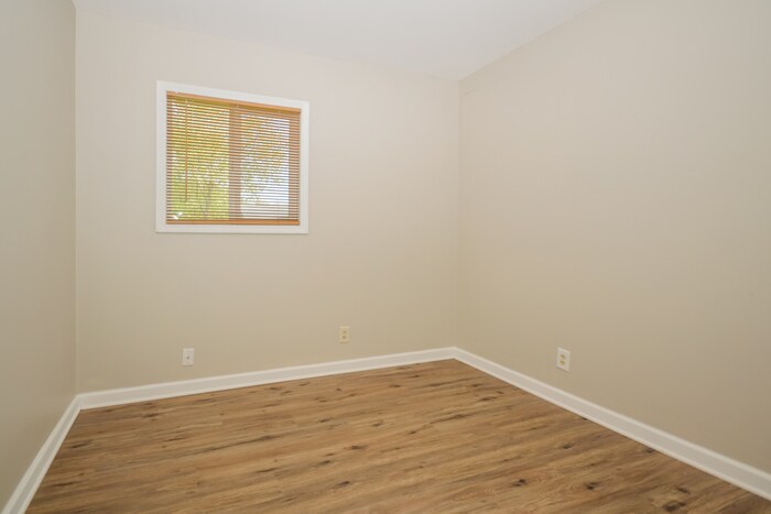 Building Photo - 655 S Alpha Ave