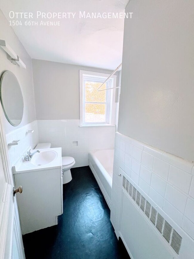 Building Photo - 1504 66th Ave