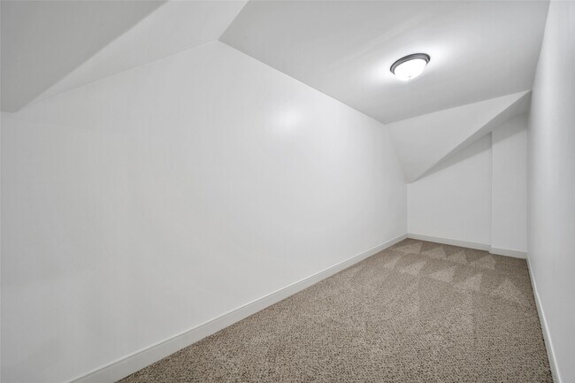 Building Photo - 11030 Sarah Bluff Ln
