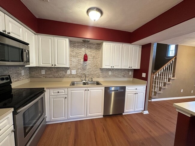 Building Photo - 123 Locust Ln