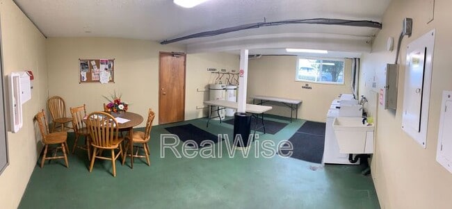 Building Photo - 2641 SE 145th Ave