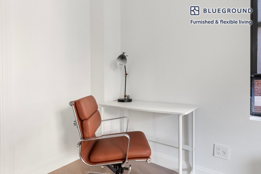 Building Photo - 915 W End Ave