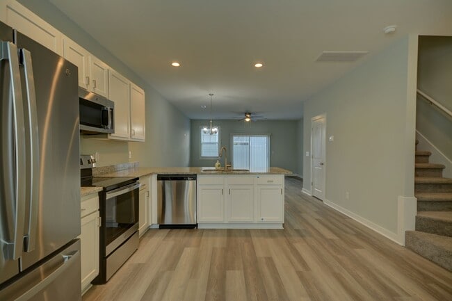 Building Photo - Move in by 8/31/26 - August Rent Waived - Beachside Village Townhomes: 3 bedroom 3.5 bath 3 Story...