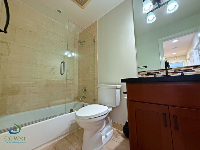 Building Photo - $5195 - 4 Bed/2 Bath Remodeled Home in Santa Clara