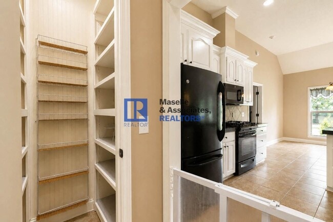 Building Photo - 3 Bed / 2 Bath Home on the Water in Ashbrooke