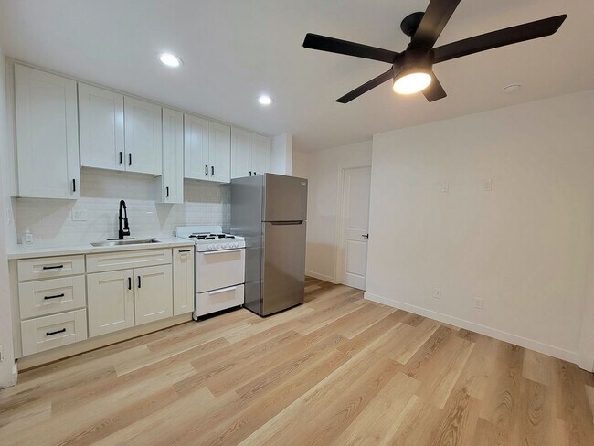 Building Photo - 6249-6253 Mary Lane Drive