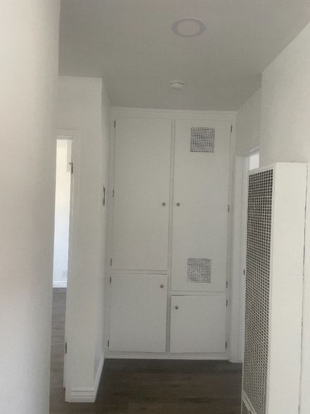 Building Photo - 525 N Marguerita Ave