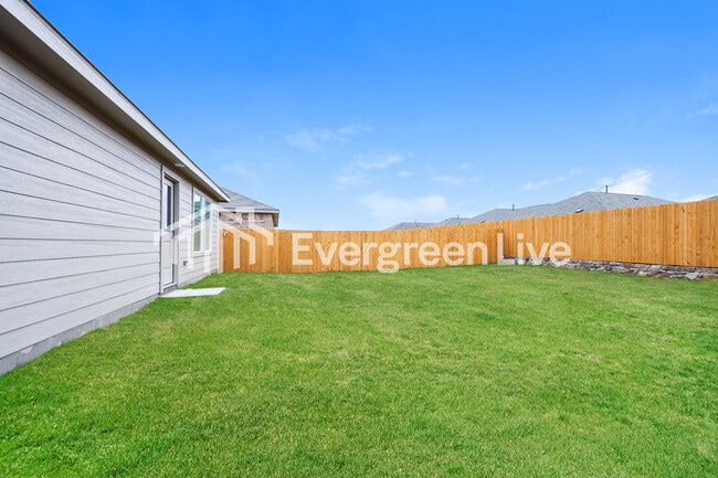 Building Photo - 1625 Sparrow Hawk Rd