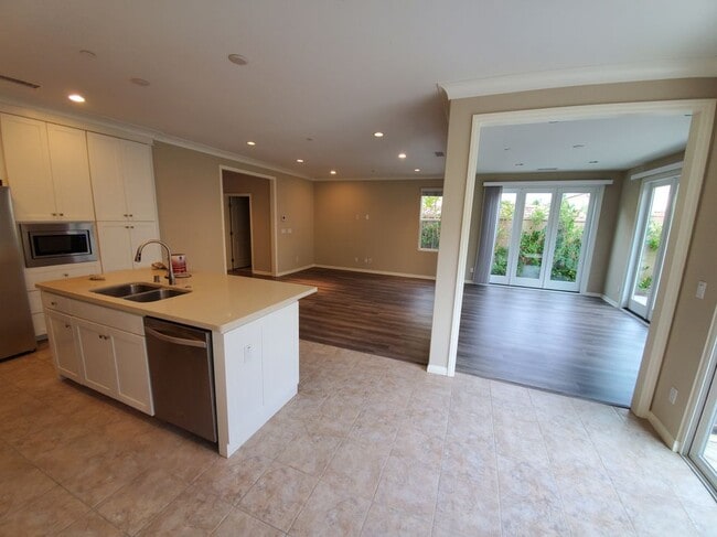 Building Photo - 63 Waterleaf