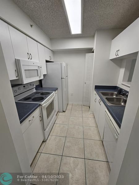 Building Photo - 12136 St.Andrews Pl