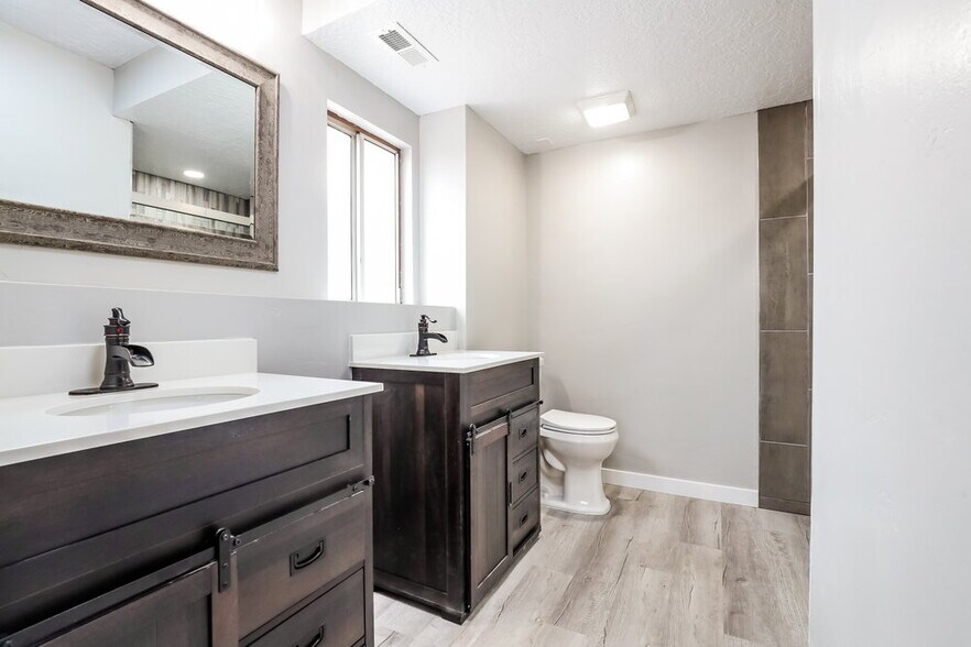 Building Photo - 6754 Clernates Dr