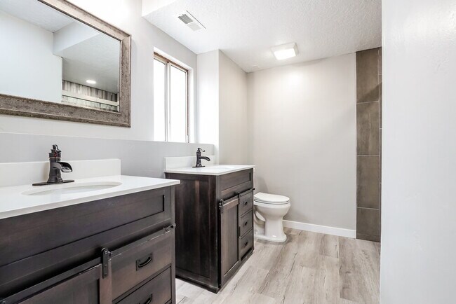 Building Photo - 6754 Clernates Dr