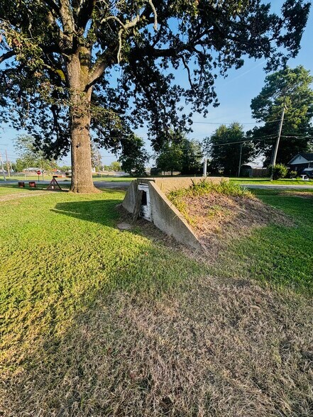 Storm celler - 718 S Pine St