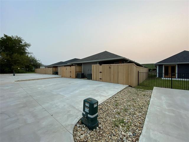 Building Photo - 802-804-804 N Broughton St