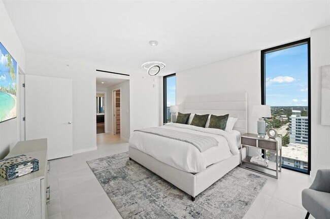 Building Photo - 1116 N Ocean Blvd