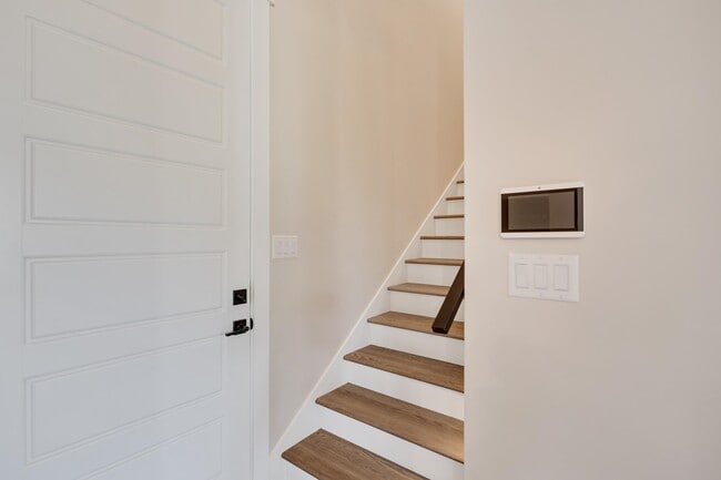 Building Photo - 5056 Jon Oak Dr