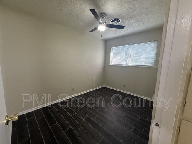 Building Photo - 3741 N Garrison Ave