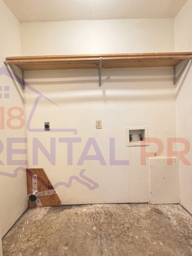 Building Photo - 2708 Kavanaugh Rd