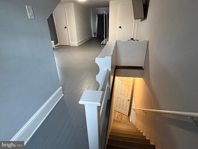 Building Photo - 129 Clearfield Ave